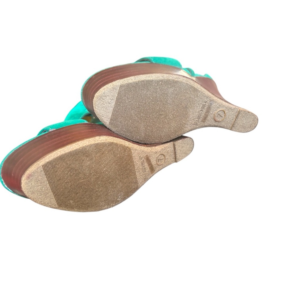 JustFab Green Suede Crisscross Wedge Sandals – Size 7 Platform Heels Never Worn - Picture 4 of 5